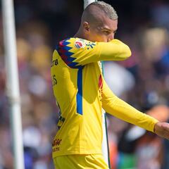 Mateus Uribe pudo haberse ido expulsado antes