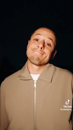 ‘Chicharito’ se pone existencialista: “¿Quién soy yo?”