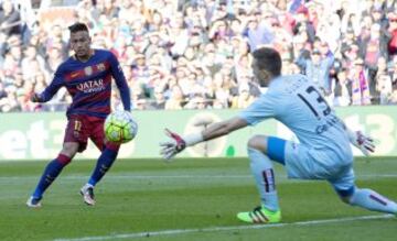 Neymar marca el quinto gol del Barcelona.