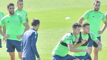 Valverde quiere renovar a De Marcos y Raúl García