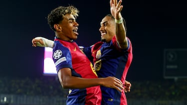 Lewandowski hizo dudar al central al ir al duelo, despejó mal y se la quedó Raphinha para lanzar el contragolpe. Puso el pase en el momento justo y Lamine finalizó con un bonito toque de puntera.

