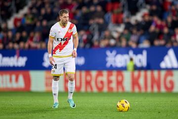 El central de la Franja se está especializando en los disparos de media y larga distancia, sin nada que envidiar a los potentes disparos de su compañero Bebé. Ante el Osasuna Sergio herrera evitó un nuevo tanto de falta del defensa francés.