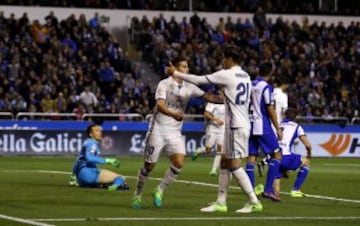 1-4. James Rodríguez celebró el cuarto gol.