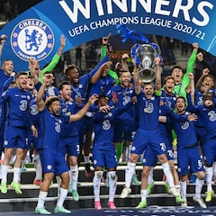 Azpilicueta, primer capitán español en levantar la Champions con un equipo extranjero