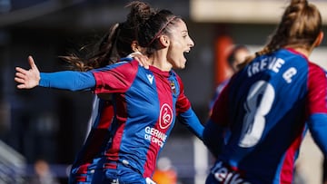 Esther Gonz&aacute;lez, jugadora del Levante, celebra su gol al Real Madrid.