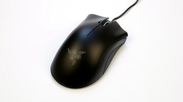 Ratón gaming Razer DeathAdder Essential.