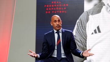 12/12/22 PRESENTACION LUIS DE LA FUENTE COMO NUEVO SELECCIONADOR SELECCION ESPA?OLA ESPA?A
LUIS DE LA FUENTE LUIS RUBIALES