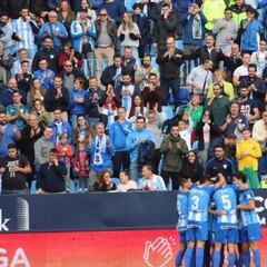 La afición del Málaga se vuelca con la visita a Almendralejo
