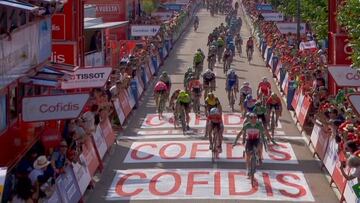 Resumen de la décima etapa Vuelta a España 2018: Elia Viviani consigue su doblete