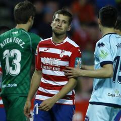 Espinosa da la victoria al Granada en el debut de Pedro Morilla