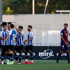 El Espanyol de los ‘bajitos’ iguala a un combativo Huesca