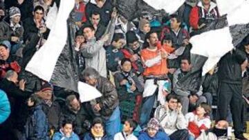 <b>AMBIENTAZO. </b>La afición charra disfrutó con el partido de los suyos ante el Racing.