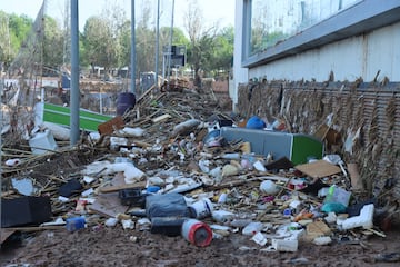 Campos de fútbol destrozados por la DANA en Valencia