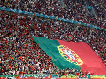 Aficionados de la selección de Portugal.