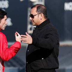 Murthy escenifica su apoyo a Marcelino en el entrenamiento