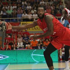 El Fuenla sigue invicto ganando a Baskonia y Prigioni se desespera