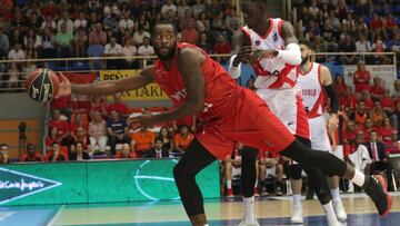 El Fuenla sigue invicto ganando a Baskonia y Prigioni se desespera