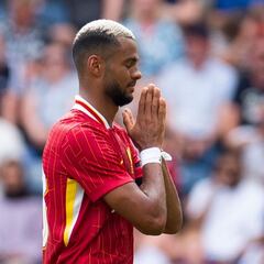 Impactante tributo a Diogo Jota y debut de Mamardashvili