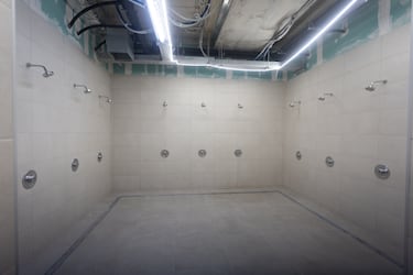 Las nuevas duchas del nuevo estadio.