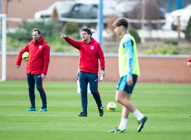 Idiakez: “No espero que haya muchos movimientos de fichajes”