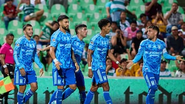 during the 7th round match between Santos and Tigres UANL as part of the Liga BBVA MX, Torneo Apertura 2025 at TSM Corona Stadium, on August 30, 2025 in Torreon, Coahuila, Mexico.