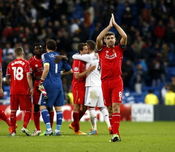 La afición madridista quiso despedir con aplausos al jugador inglés en su última temporada en el Liverpool. Fue el 4 de noviembre de 2014 en el partido de la fase de grupos de la Champions League. 