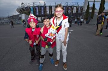 Mira el Color del Clásico Nacional celebrado en el Estadio Azteca en una nueva batalla entre el América y las Chivas.