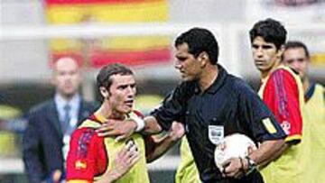 <B>ESCÁNDALO.</B> Los gravísimos errores de Al-Ghandour echaron a España del Mundial.