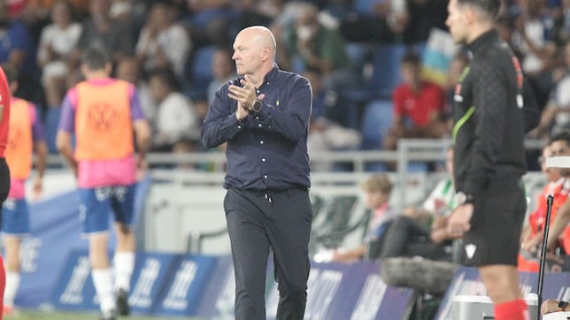 Pepe Mel: “Voy a pedir un 9 y un 8″