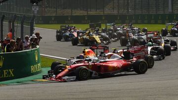 Max Verstappen, Sebastian Vettel y Kimi Raikkonen en la salida del GP Bélgica 2016.