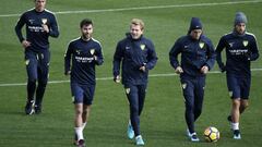 09/01/18 ENTRENAMIENTO  MALAGA CF  DE IZQDA A DCHA  LUIS HERNANDEZ BUENO  ROLON  RICCA Y JONY 