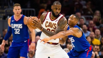 LeBron (39+14) rescata a los Cavs en el regreso de Calderón