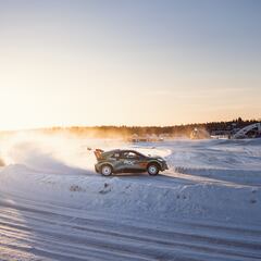 Ekstrom vuelve a imponerse a un Schumacher