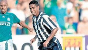 <b>POTENCIA. </b>Cléber Santana va a cumplir 26 años y posee un potentísimo disparo.