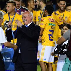 Ricardo Ferretti iguala a 'Nacho' Trelles como el más ganador