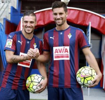 El Eibar presenta a sus dos incorporaciones, Adrián González y Simone Verdi.