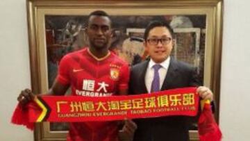 Jackson Martínez, con su nueva camiseta