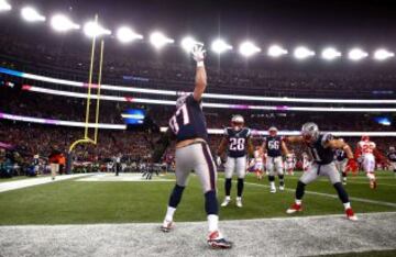  Rob Gronkowski es la mayor arma de destrucción masiva que existe en la NFL hoy por hoy. El TE de Patriots es un jugador capaz de ganar el sólo un partido, si además los balones se los envía Tom Brady, poco hay que hacer.