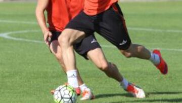 Jaime intenta irse de Rubén en el entrenamiento de esta mañana.