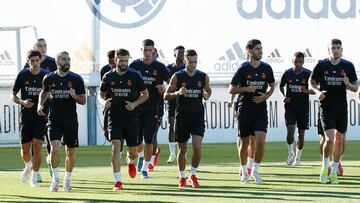 Courtois, Camavinga, Valverde y Vinicius, positivos en COVID