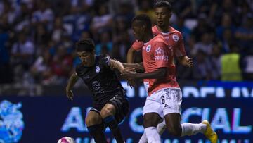 En una nueva edición del llamado 'Clásico poblano', el Puebla y el cuadro de Lobos empataron a dos goles.