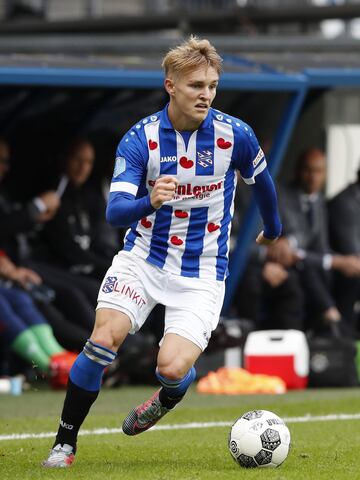 Ha jugado 26 partidos y ha hecho dos goles con el Heerenveen holandés. tiene contrato hasta 2021 con el Madrid. "Ir a un Primera en España podría ser una opción", dice el jugador.