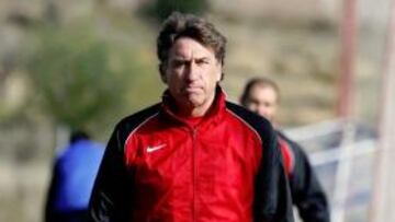 "No hay propuestas serias por Valdez o Trezeguet"