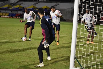 La Selección Colombia trabajó con 22 jugadores en Barranquilla antes del primer juego de Eliminatorias antes Venezuela.