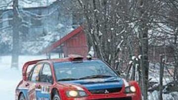 <b>MÁXIMA DIFICULTAD. </b>Xevi Pons supo adaptarse ayer bien a la nieve de Noruega y remontar nueve plazas.