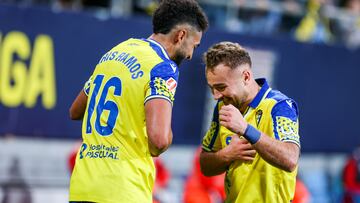 Javier Ontiveros celebrando el 3-0 tras asistir a Chris Ramos.