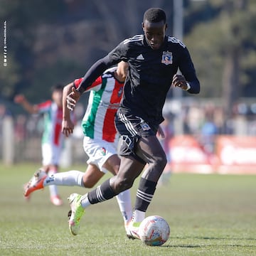 Marco Valecilla en plena final Sub-17 entre Colo Colo y PAlestino.