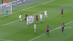 Ronaldinho stuns with jaw-dropping free kick goal in epic Real Madrid vs Barcelona Legends
