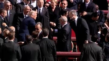 El momento en el que Trump y Felipe VI se encuentran en el funeral del Papa Francisco