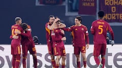 Bajo la mirada de Totti la Roma se acerca a los octavos